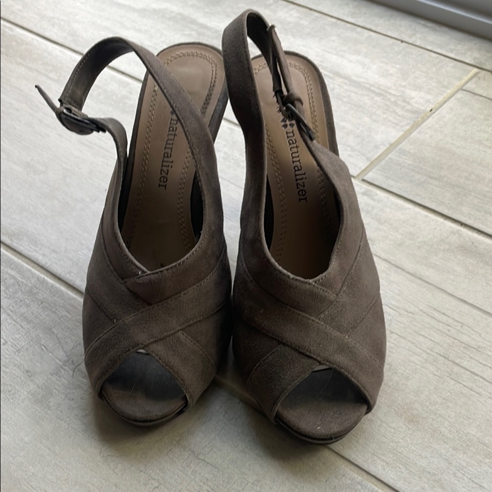 Naturalizer Women's Brown Peep Toe Slingback Shoes